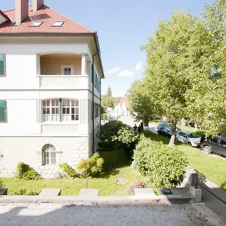 Apartmán Emonska Design Studio *